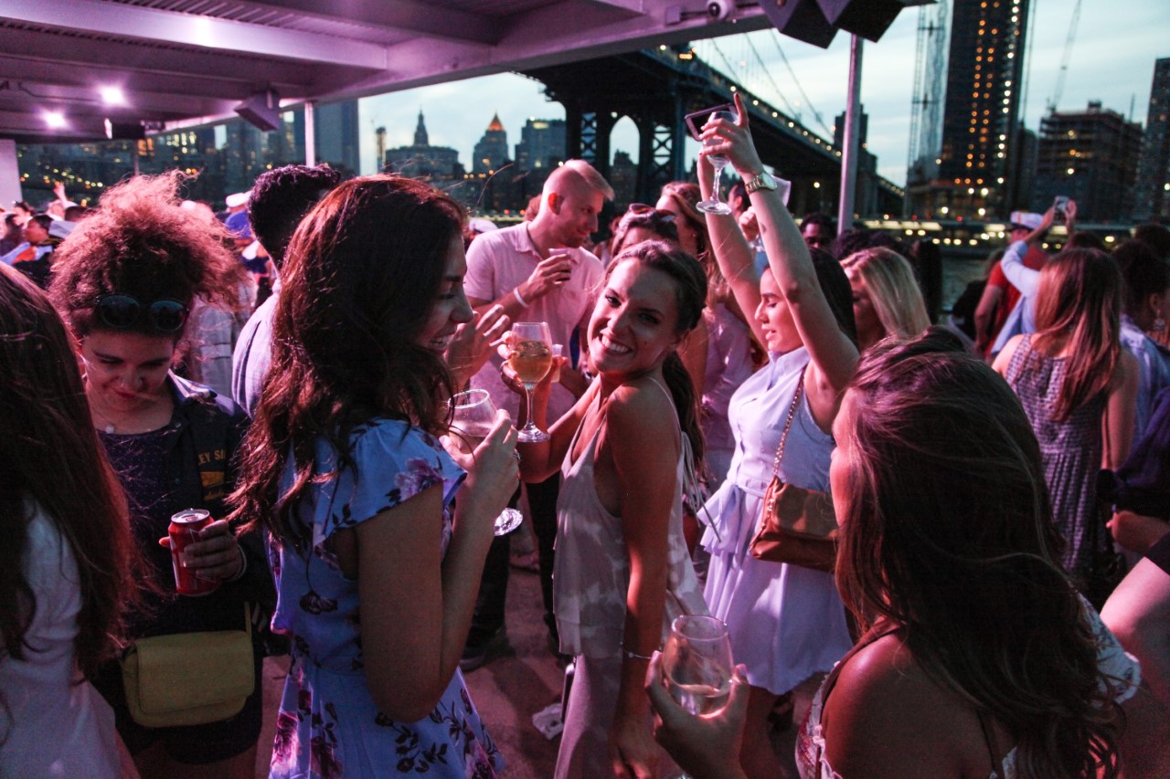 NYC Yacht party cruises at Skyport Marina 